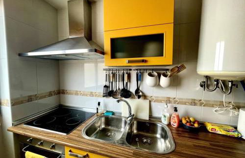 Sunny 2-bedroom apartment with sea view - Foto 3