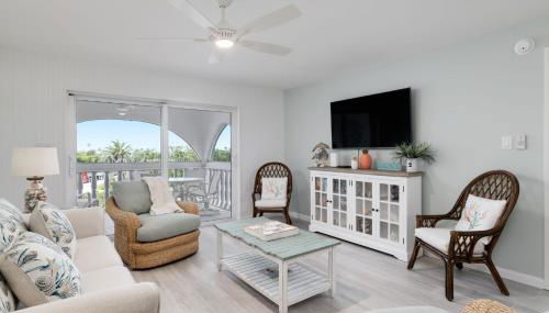 Breakers West C2 - Gorgeous Top Floor Beach Condo - Photo 3