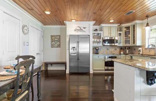 Steps to Beach, King Beds, Pet and Kid Friendly - Foto 23