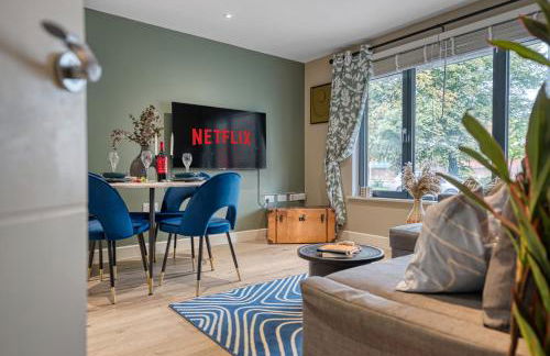 Ocean Village 1-Bedroom Luxurious, Stylish & Cosy Apartment, Central Location in Southampton, Sleeps 4 - by Blue Puffin Stays - Photo 8