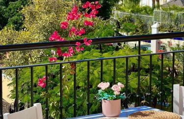 Sunny terrace & pool - Photo 1