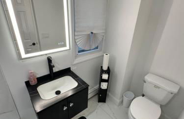 Luxurious, newly renovated retreat - Photo 15