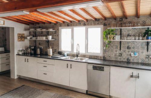 Oceanview Sunset Retreat - Photo 14