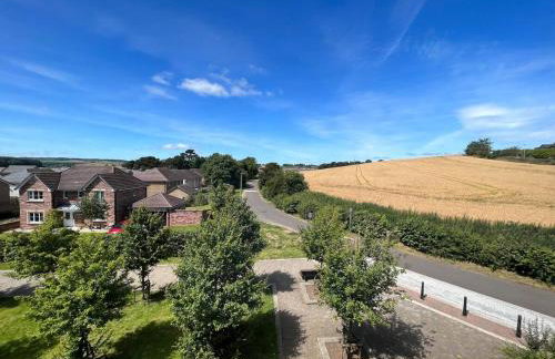 Modern 2 Bedroom Flat in Quiet Village w/ Ensuite - Foto 6