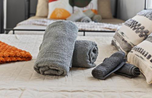 13 mins to Downtown & Stadium - Game Room - Game Day - Foto 42