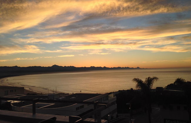 PENTHOUSE 230m2 ON THE SEA - Photo 40