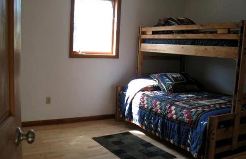 Riverside Cabin with Rare Claw-Foot Bathtub, Montana - Foto 16