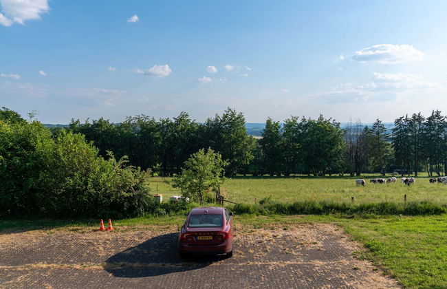 Typical Ardennes Chalet With hot tub - Foto 33