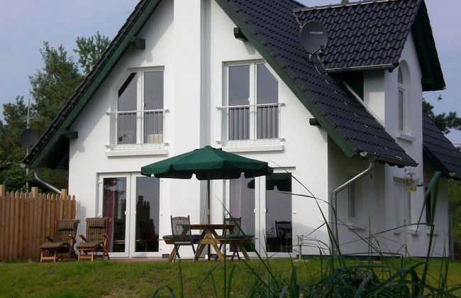 Holiday Home Water View - Photo 11