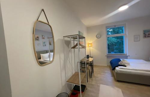 Vorstadtoase - 2 Personen - Eichwalde, Nähe BER - Queensize-Bett, Netflix, Parken - Foto 8