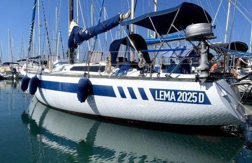 Notte in barca tra gioia e relax cullati dal mare - Foto 3