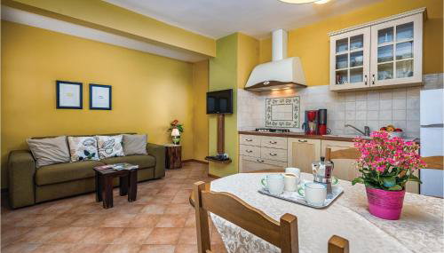Stunning Apartment In Umag With Wifi - Foto 2
