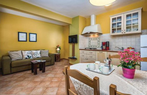Stunning Apartment In Umag With Wifi - Foto 2