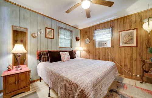 Smoky Mtn Hideaway Screened Porch and Fire Pit - Foto 12