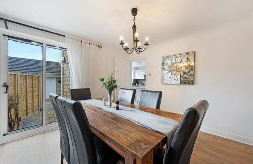 Stylish home close to the Yorkshire Dales & Leeds Airport - Photo 6