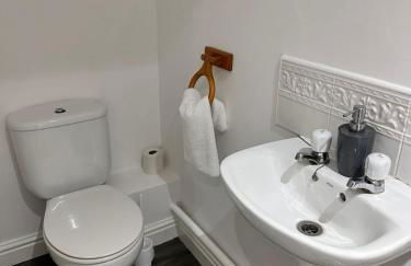 Rushden HUGE 6 Bed house with driveway - Foto 3