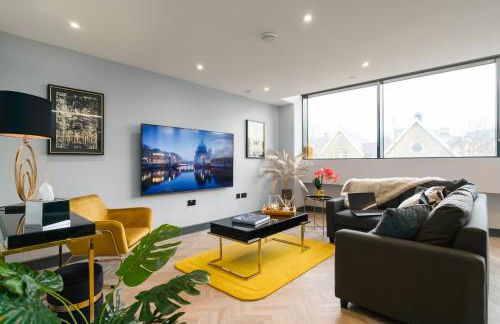 Luxe Apartments, The Moorwell, Secure Parking, - 10mins Cardiff City Ctr - Photo 1