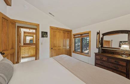 Ellis Peak by Avantstay Beautiful Mckinney Cabin w/ Filtered Lake Views - Foto 58