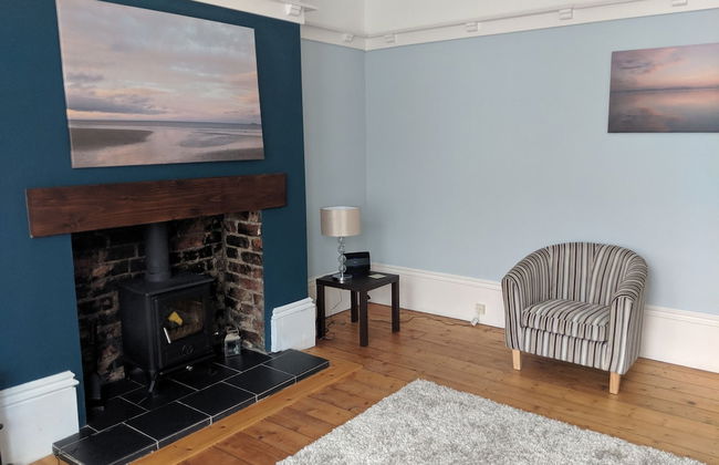 Tynemouth Beach Apartment - Photo 1