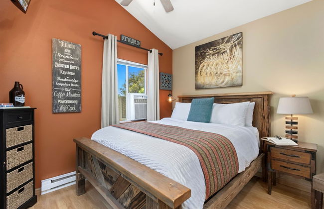 Industrial Old Town Bungalow W/ Free Cruiser Bikes - Photo 4