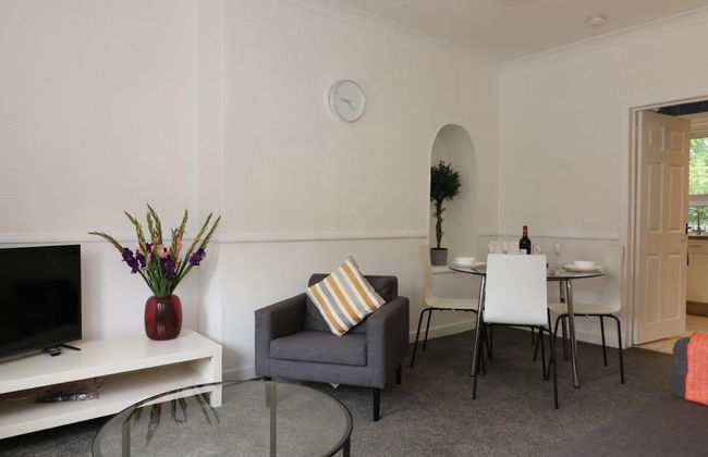 Shawburn House Hamilton - Photo 2