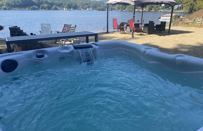 Lakehouse w Private Beach Bar Lg Deck Dock - Photo 2