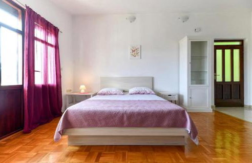 Six-Bedroom Holiday Home In Sv Filip I Jakov - Foto 41