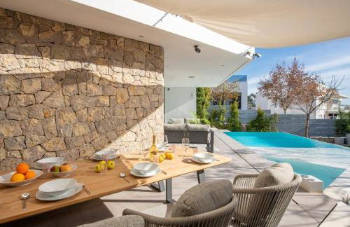 Modern Oasis: 4 Bedroom Villa in Ibiza City, 1263 - Foto 5
