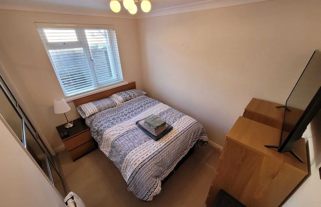 The Mumbles - Bungalow - 2 Bedrooms - Pet Friendly - Photo 3