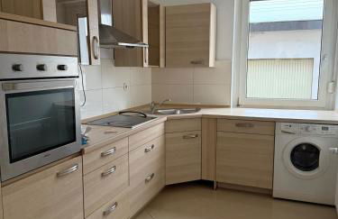 Monteurswohnung bei Köln,Düsseldorf WLAN, Parkplatz, Küche - Foto 1