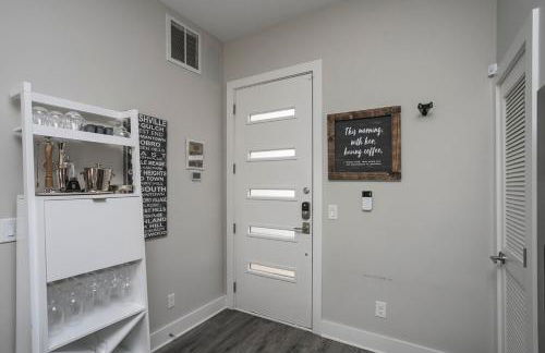 Downtown Luxury Condo at The Southern Belle - Foto 27