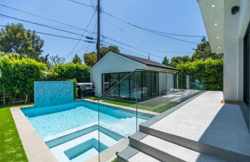 Modern Poolside Paradise - Foto 42