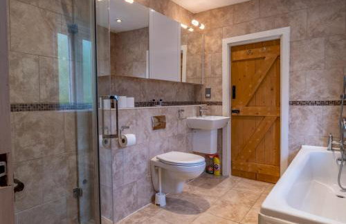 Amazing Guest Cottage in Nottingham with Parking! - Pass the Keys - Foto 46