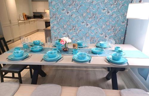 Richmond Cottage - Brand New 4BR Holiday Home, just 3 minutes from the beach with Pool Table and Free Parking - Foto 28