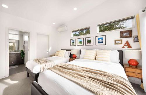 Designer Fremont Retreat w Mount Views & Office - Photo 19