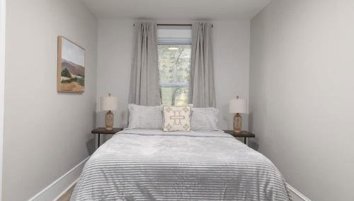 The Hilltop Haven HISTORIC West Salem Charm 5 Mins to Downtown Hospitals Walk to Greenway - Foto 2