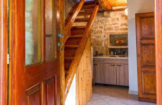 Old Small Stone House - Photo 11