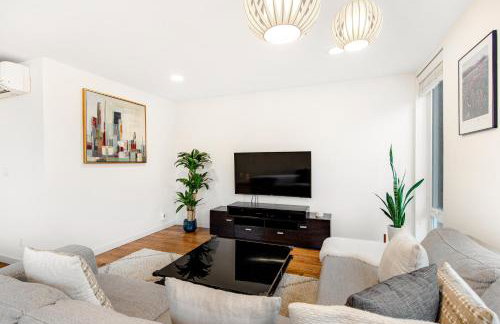 City-View Modern - Photo 3