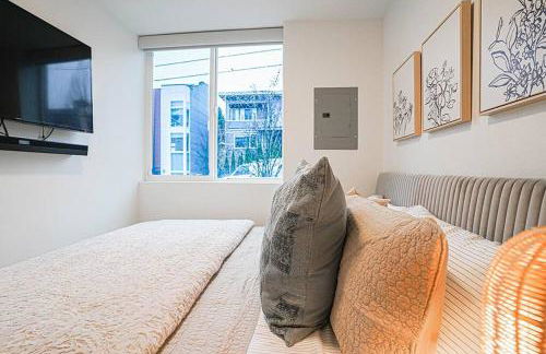 Modern Home, Rooftop view, 3 block Beacon station - Foto 8