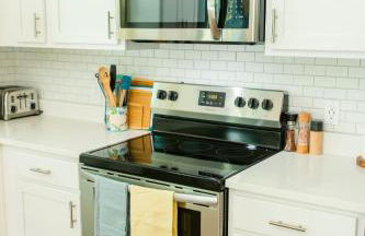 Walk Downtown, Private Parking, Short Drive to Beach & NAS - Foto 11