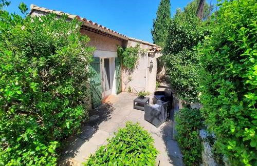Les Restanques de Toucas - Studio dans villa avec jardin et piscine partagée - Foto 8