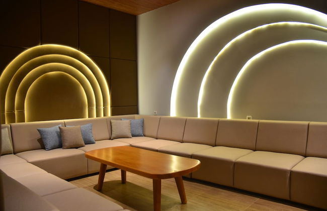 Maplewood Mountain 9BR with Heated Pool - Photo 38