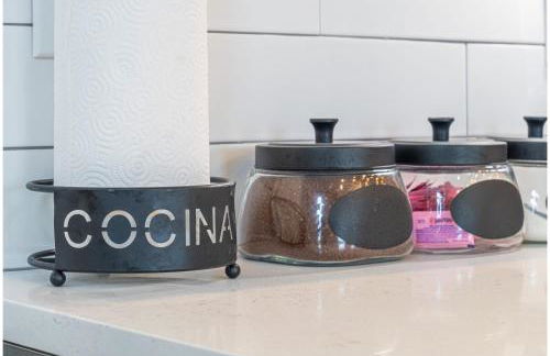 Trendy Historical Home Near Downtown Attractions - Foto 30