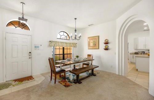 Orlando Retreat 5BR Pool and Spa Villa with Games Room and Mickey Themed Room - Foto 18