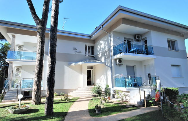 2 bedroom Apartment in Lignano Sabbiadoro with swimming pool and garden - Photo 1