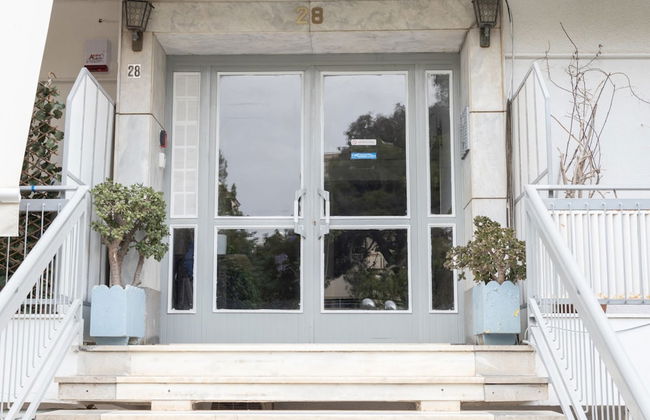 Beachfront 2-bedroom Stay in Voula - Photo 21