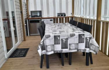 Mobil home camping les Charmettes 4 étoiles les MATHES en Charente Maritime prés du ZOO de la Palmyre 8 personnes tout confort 3 chambres 2salles de bains 2 WC Lave linge lave vaisselle Climatisation bien situé - Foto 13