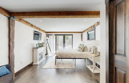 Red Barn & Blueberries - Photo 17