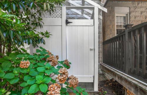 The Great Escape - renovated in-town charm! - Foto 50