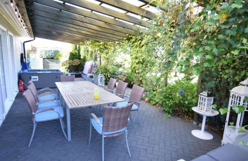 House with private beach by the lake, whirlpool - Foto 16